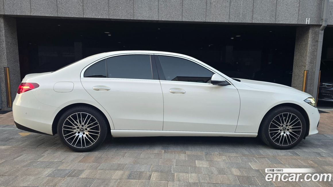Mercedes-Benz C-Class 2022