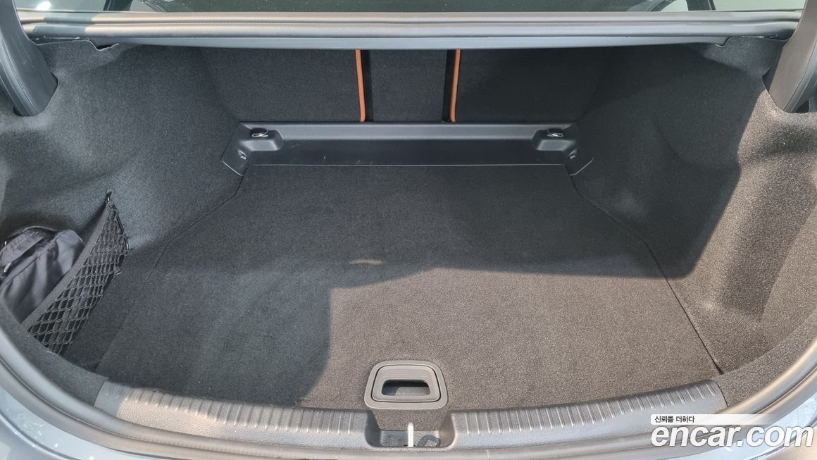 Mercedes-Benz C-Class 2025