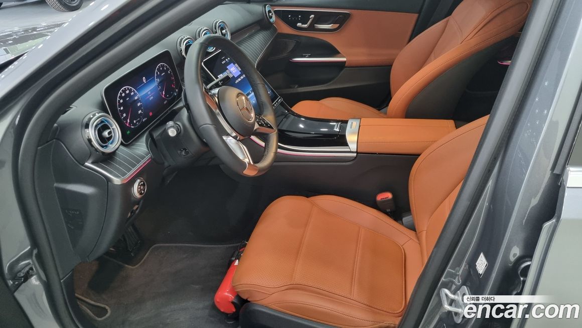 Mercedes-Benz C-Class 2025