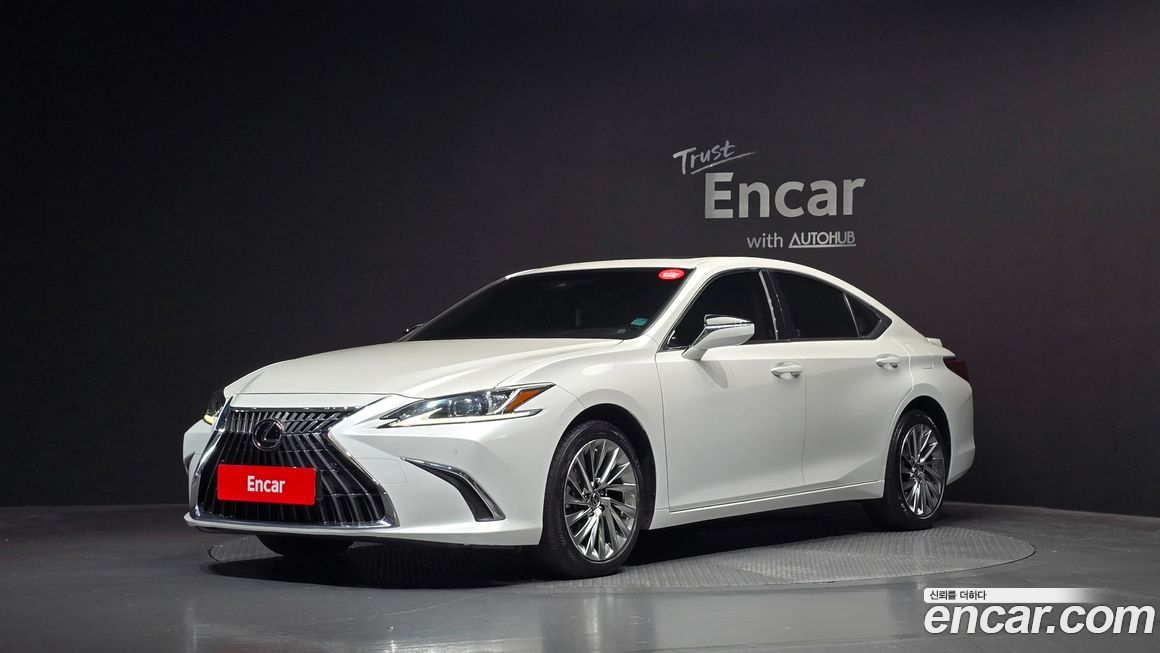 Lexus ES 2023