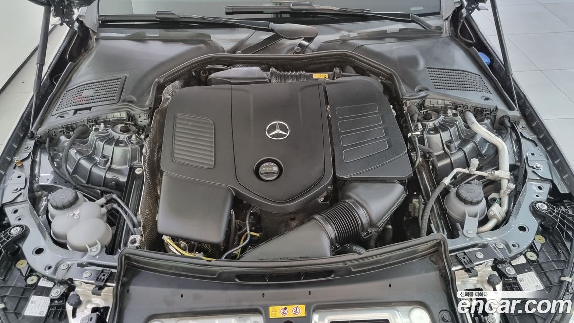 Mercedes-Benz C-Class 2025