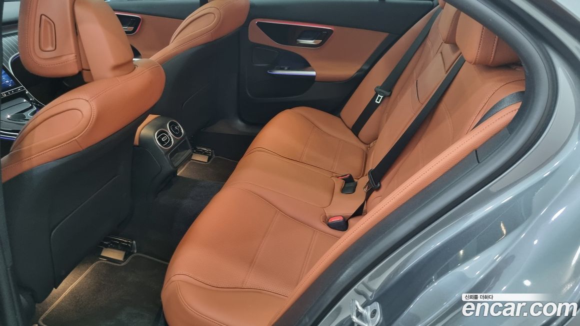 Mercedes-Benz C-Class 2025