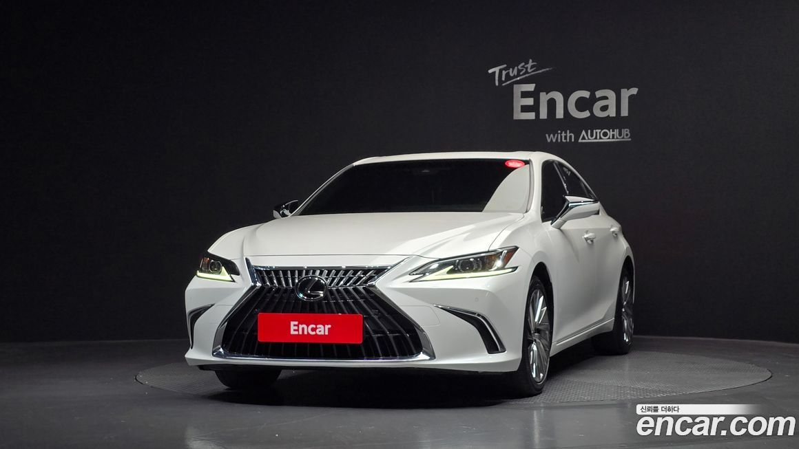 Lexus ES 2023