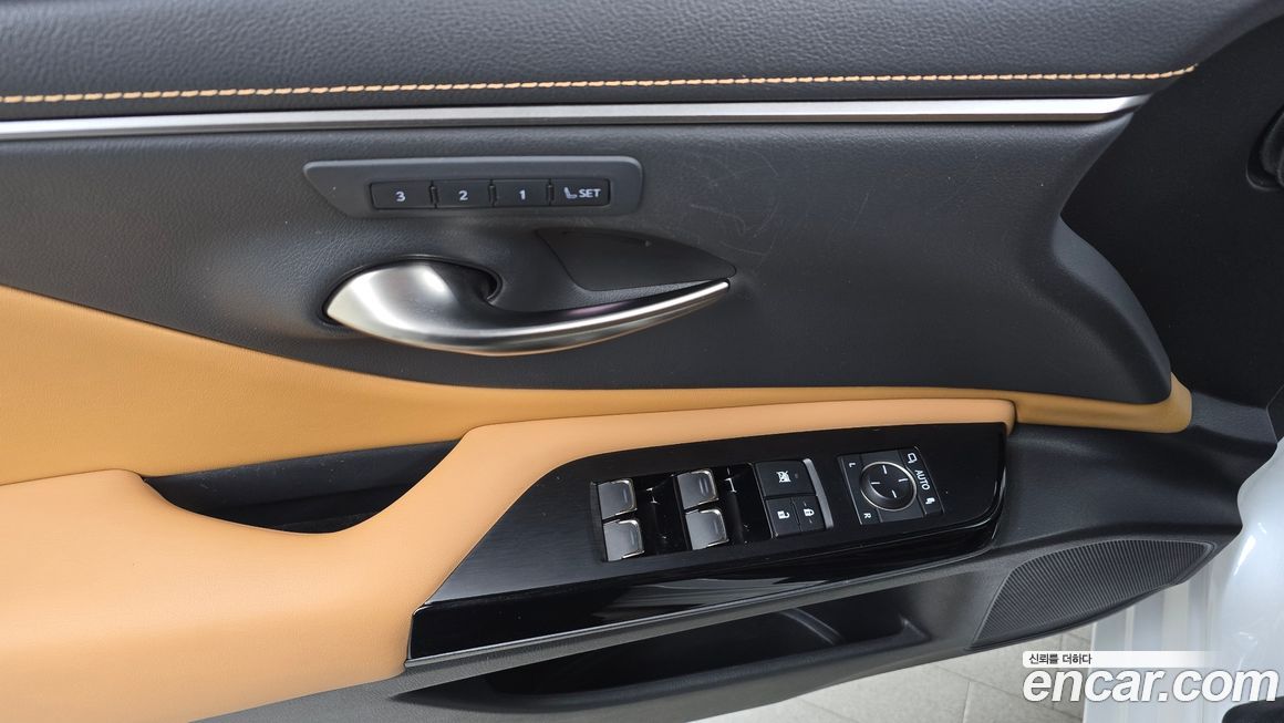 Lexus ES 2023
