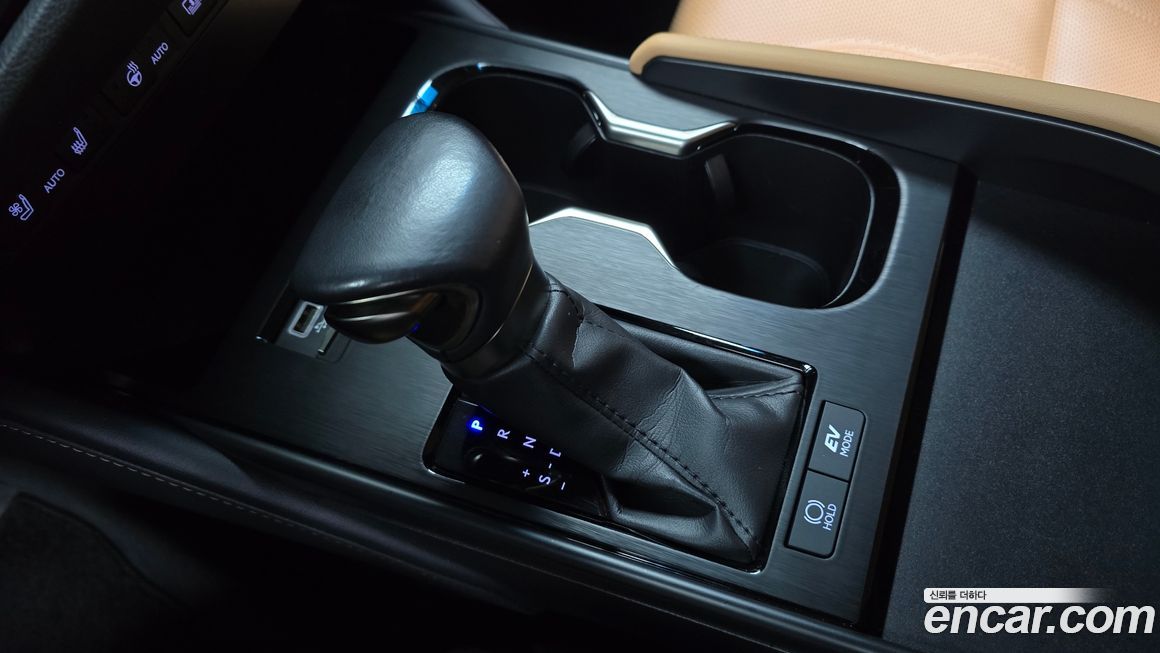Lexus ES 2023