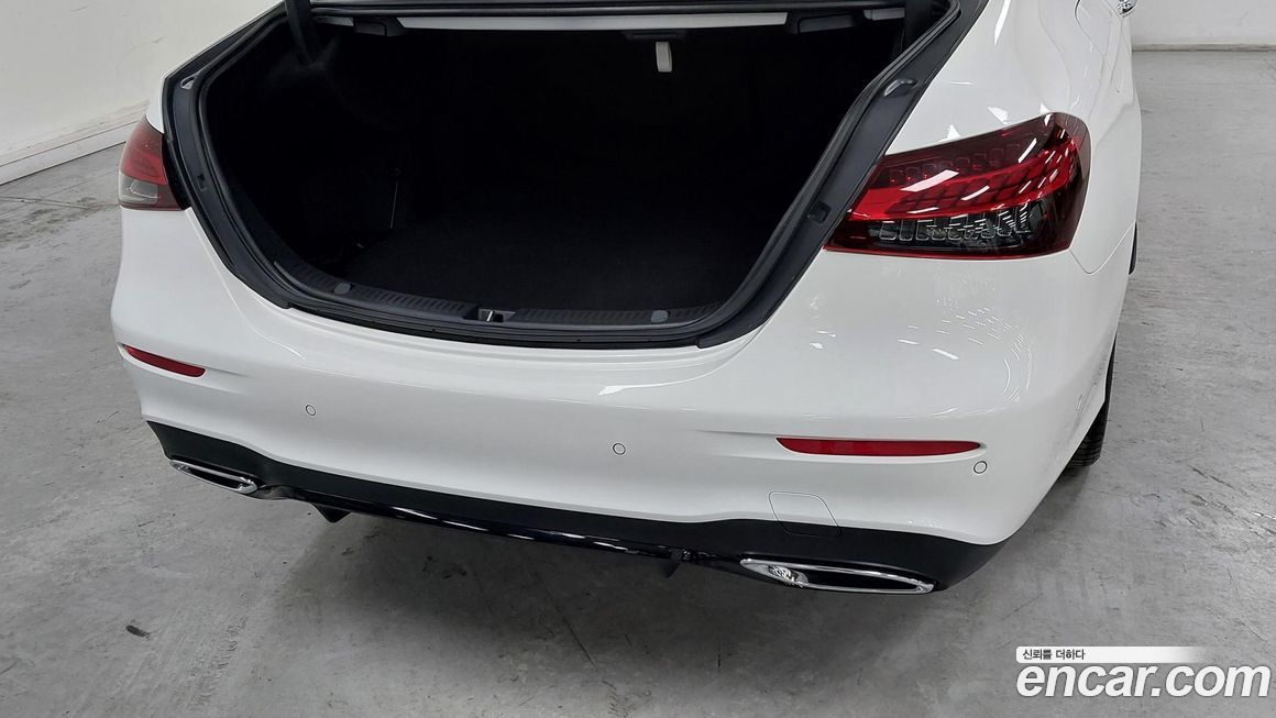 Mercedes-Benz E-Class 2023