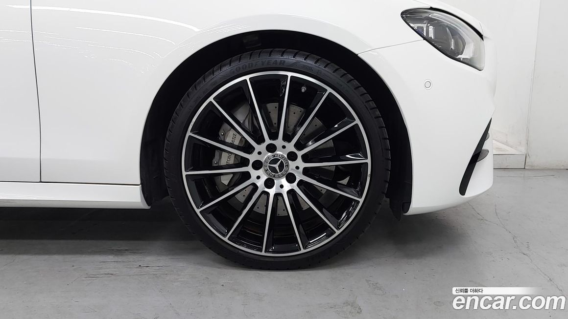 Mercedes-Benz E-Class 2023