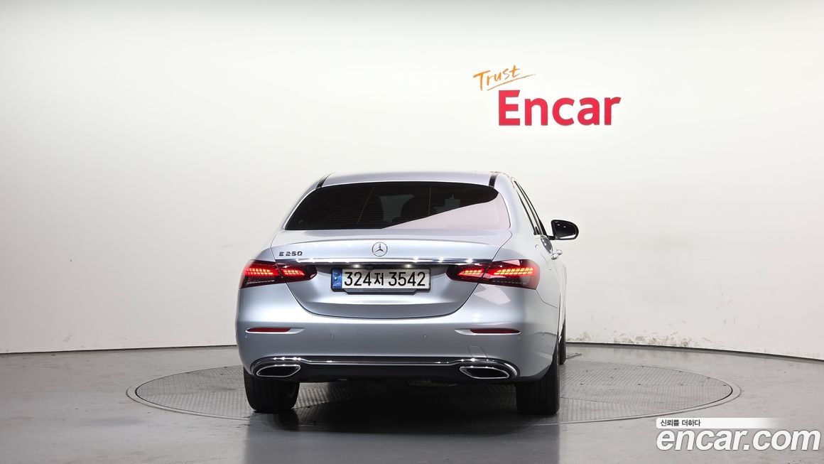 Mercedes-Benz E-Class 2021