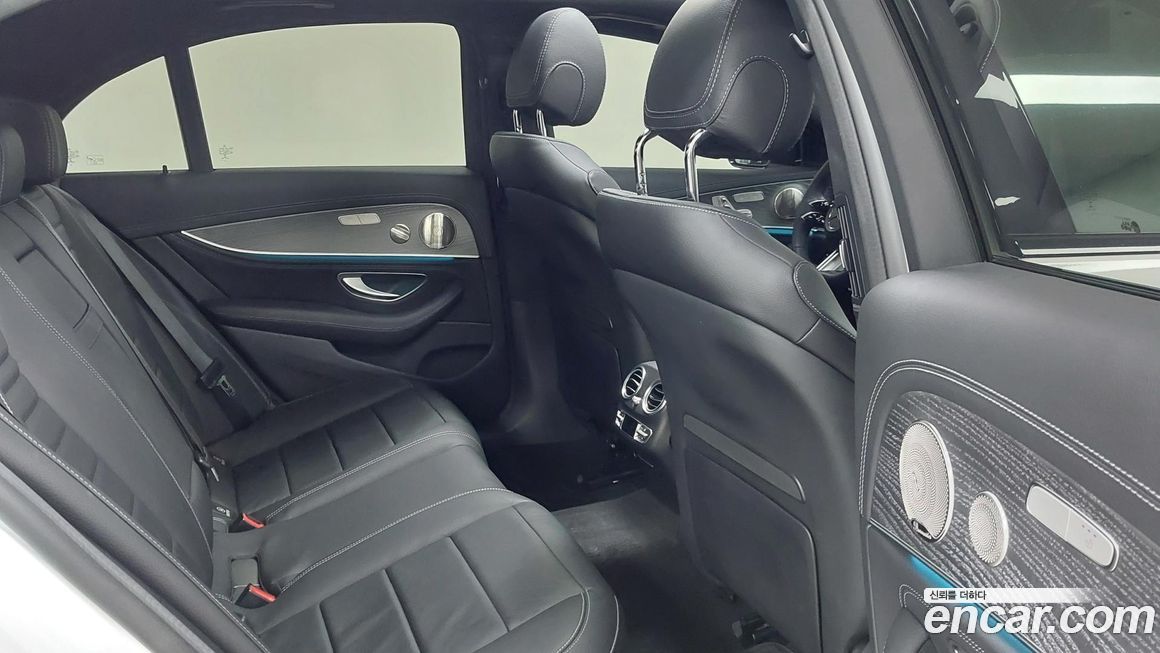 Mercedes-Benz E-Class 2023