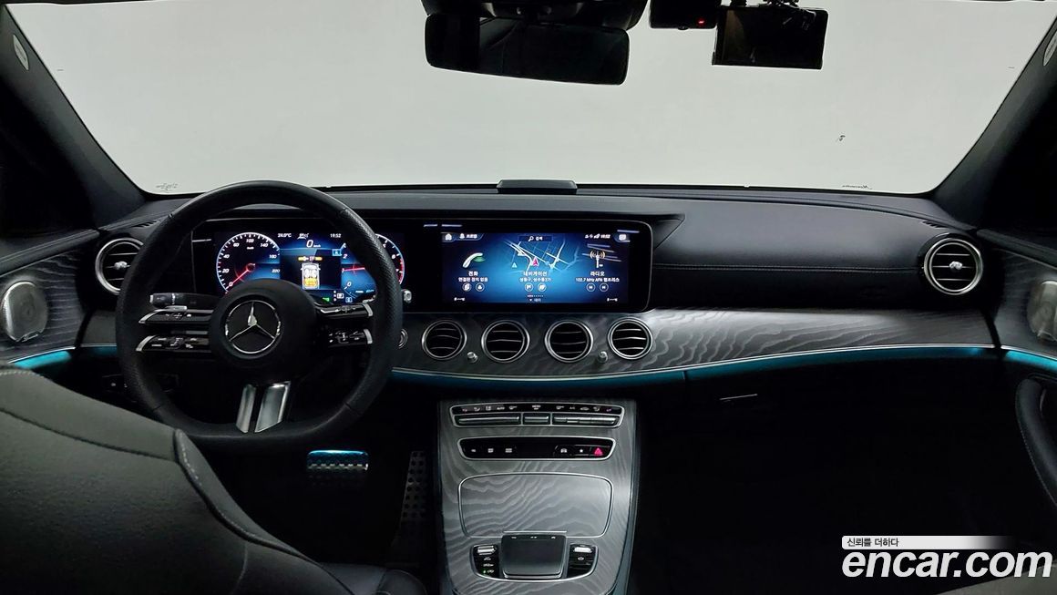 Mercedes-Benz E-Class 2023