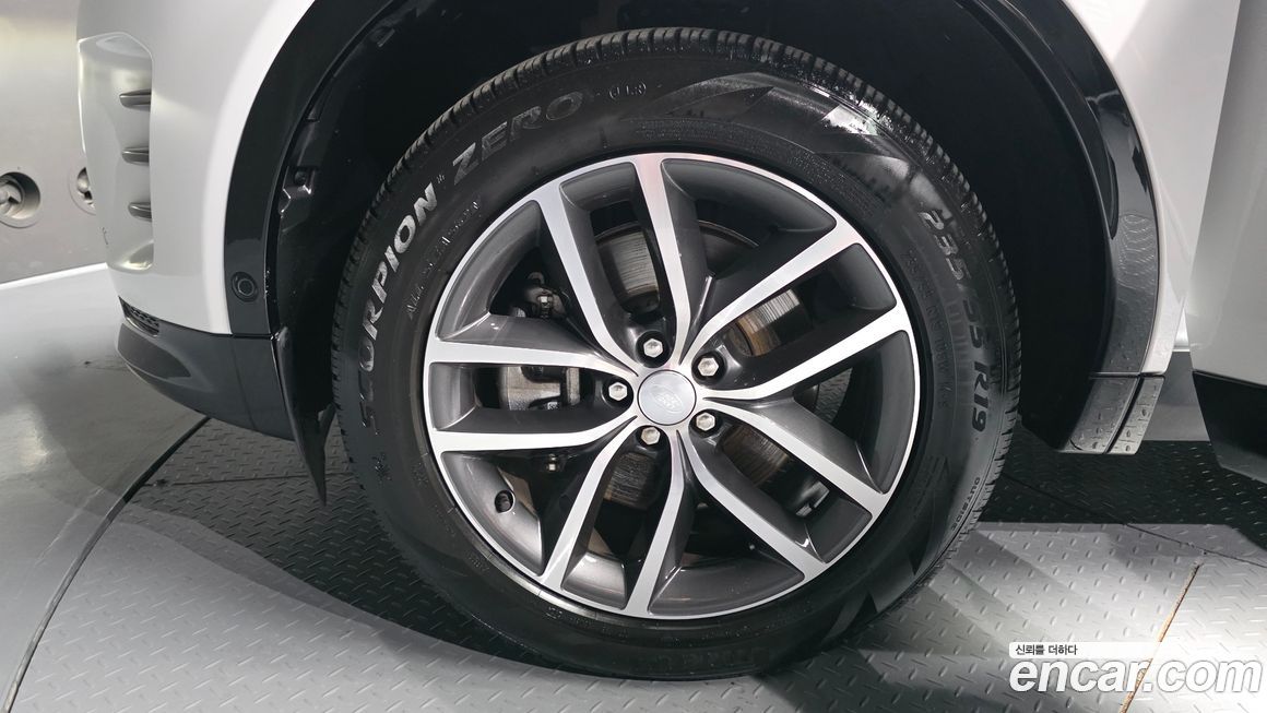 Land Rover Discovery Sport 2025
