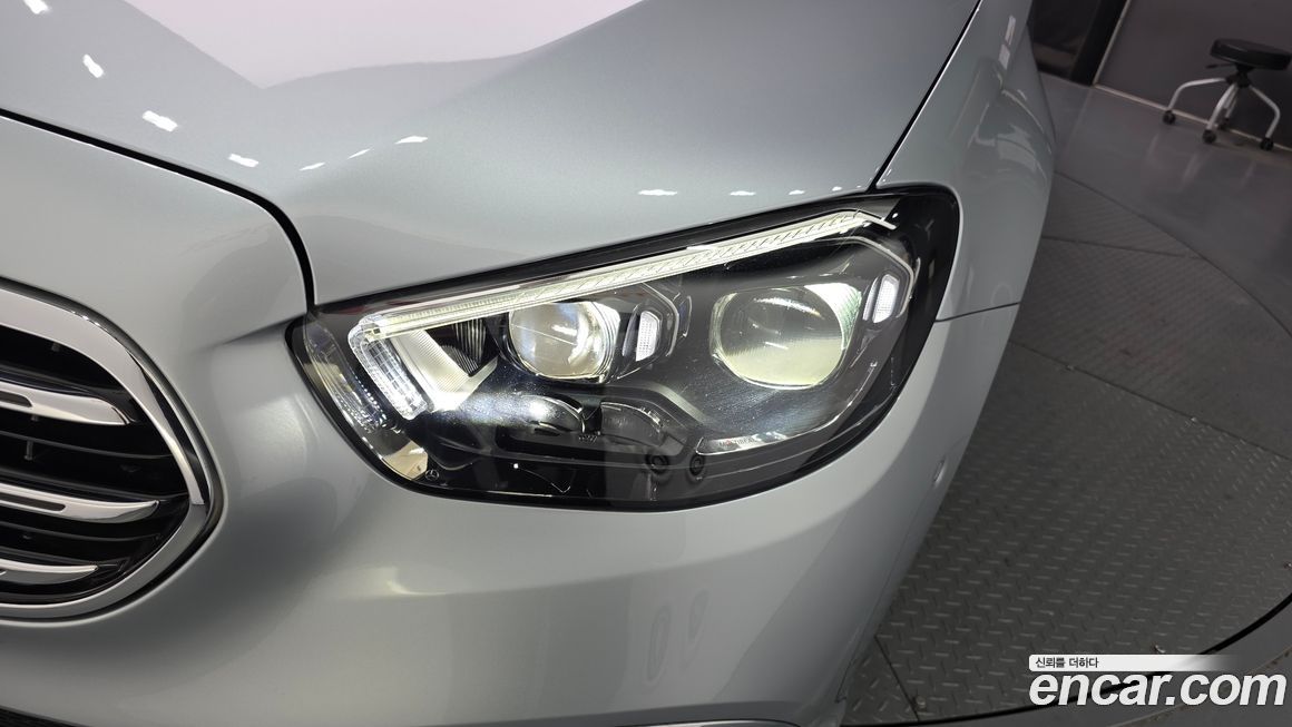Mercedes-Benz E-Class 2021