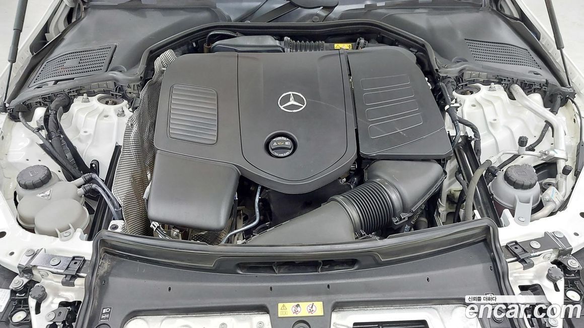 Mercedes-Benz C-Class 2023