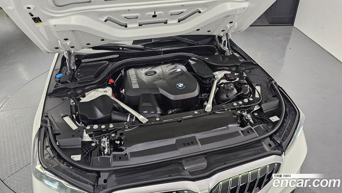 BMW 5-Series 2024