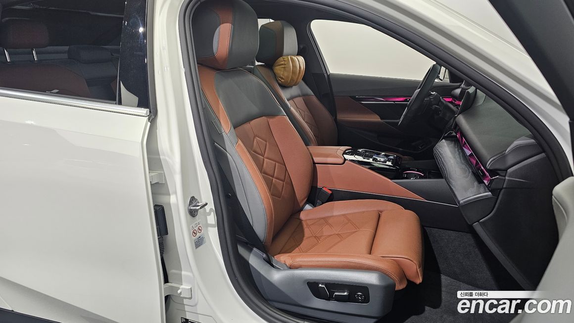 BMW 5-Series 2024