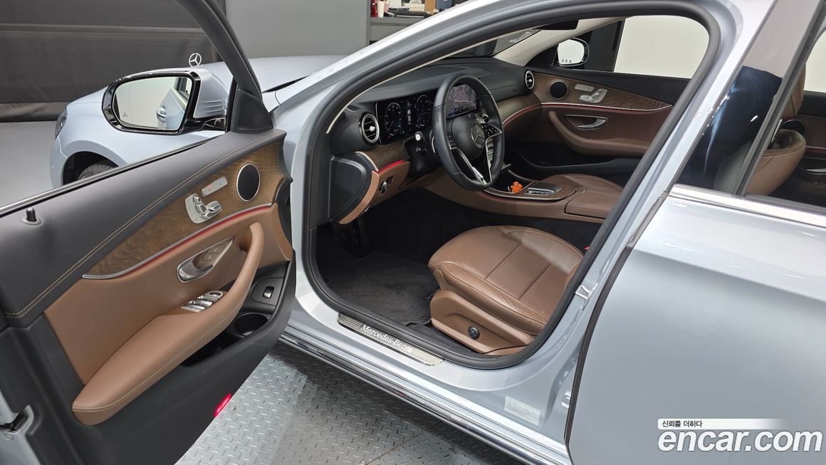 Mercedes-Benz E-Class 2021