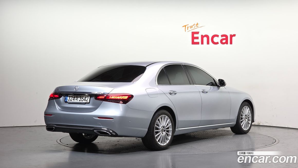 Mercedes-Benz E-Class 2021