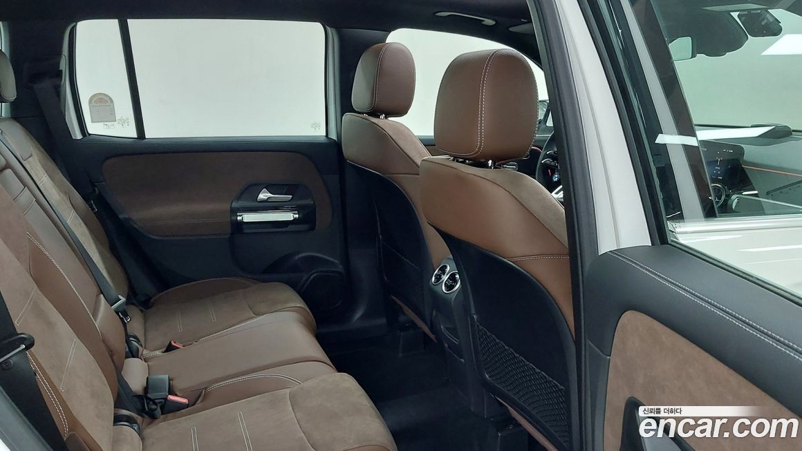 Mercedes-Benz GLB-Class 2025