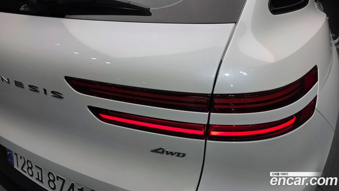 Genesis GV70 2025