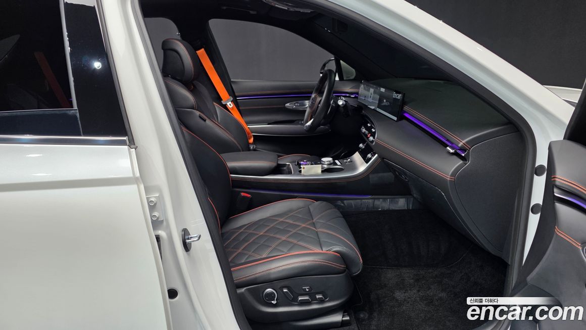 Genesis GV70 2025