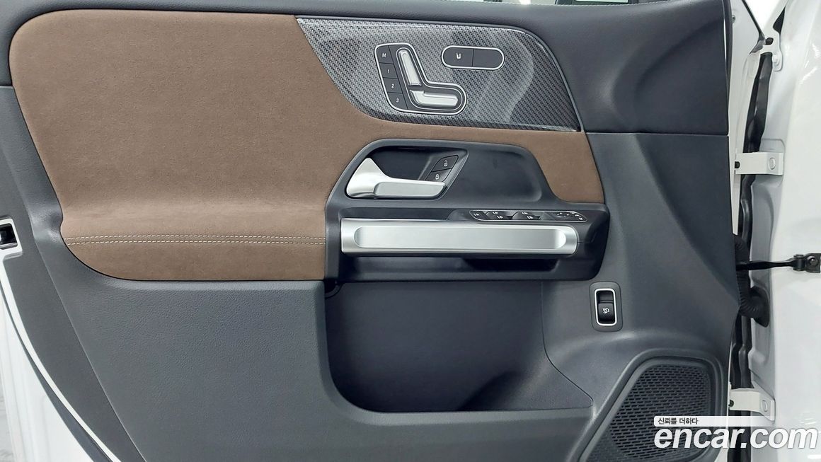 Mercedes-Benz GLB-Class 2025