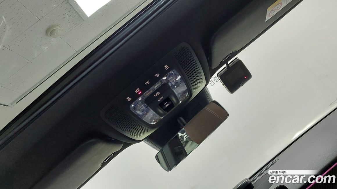 Mercedes-Benz GLB-Class 2025