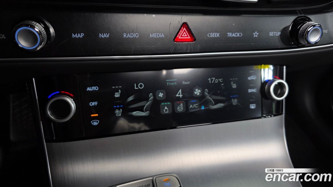 Genesis GV70 2025