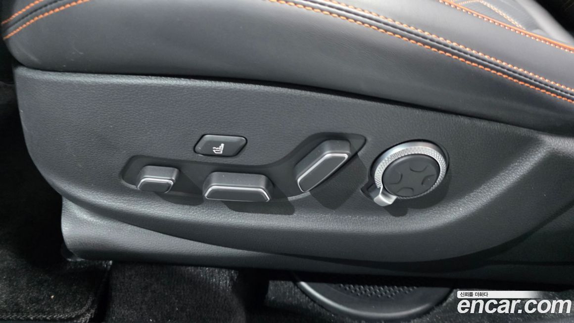 Genesis GV70 2025