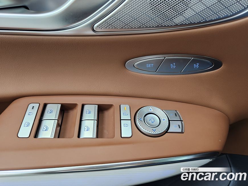 Genesis GV70 2025
