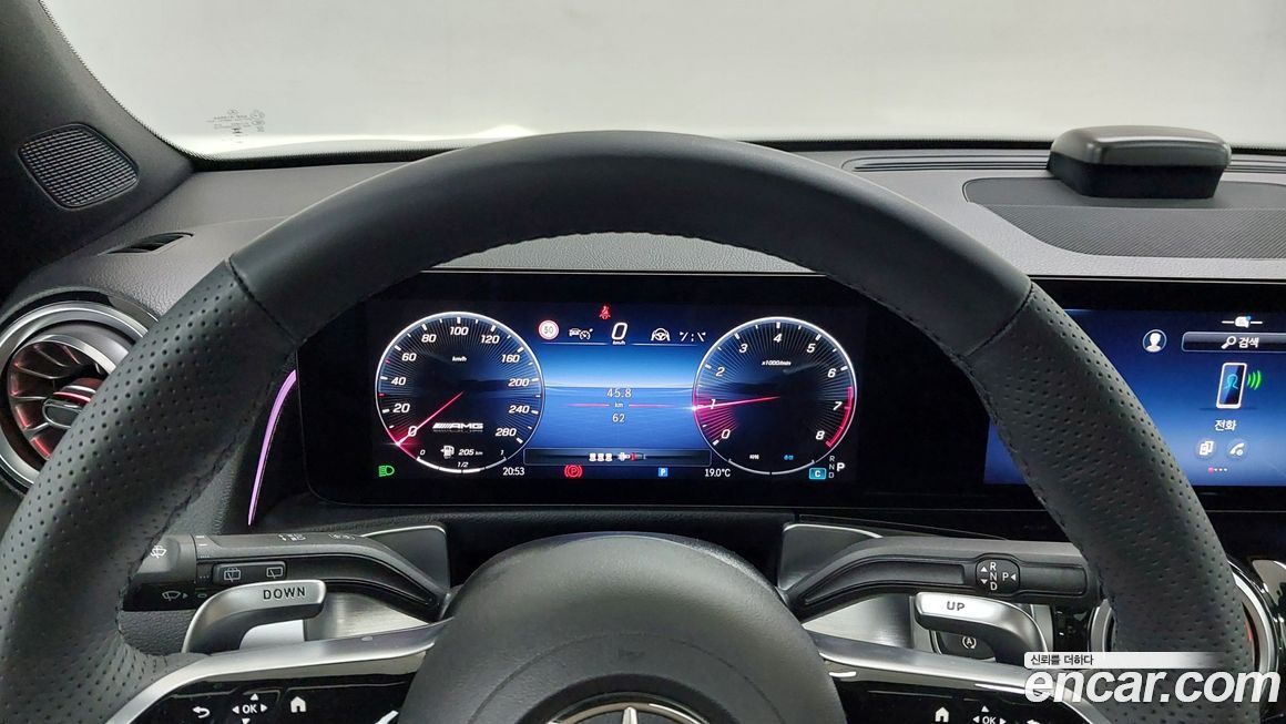 Mercedes-Benz GLB-Class 2025
