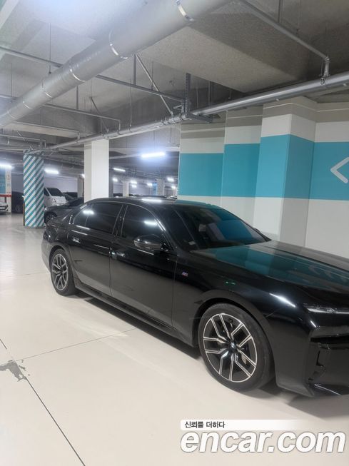 BMW 7-Series 2024