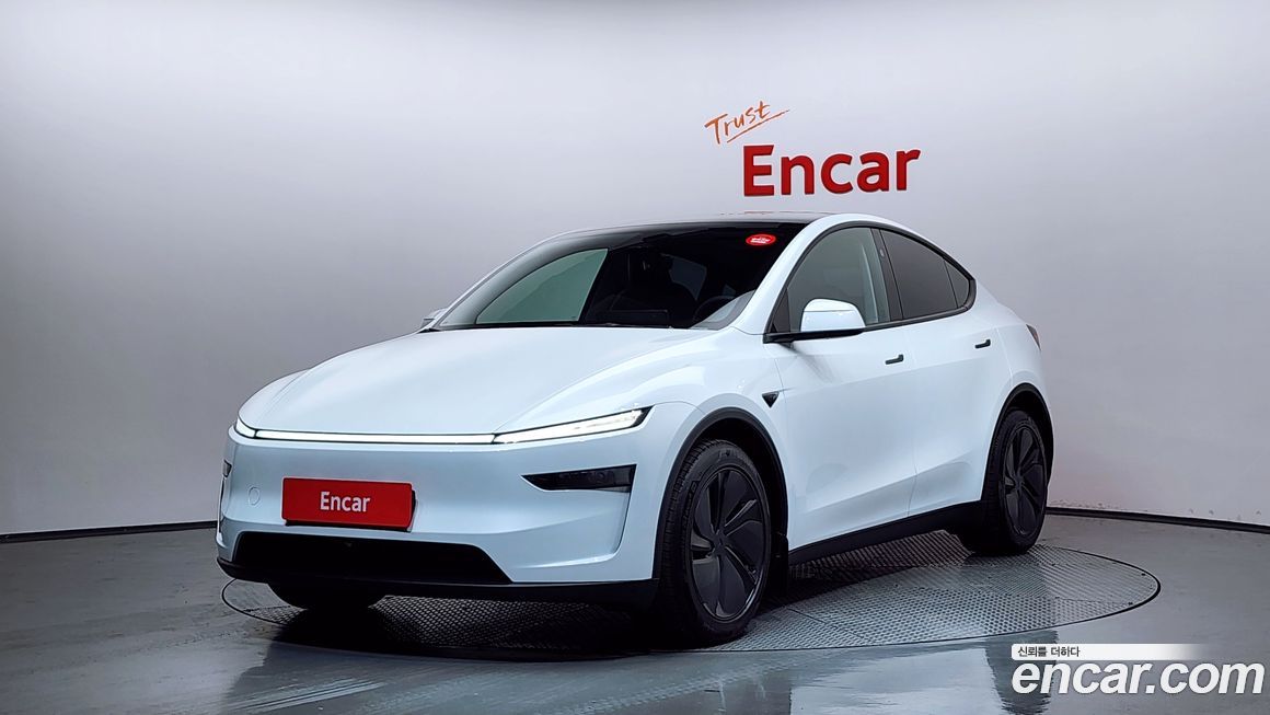 Tesla Model Y 2025