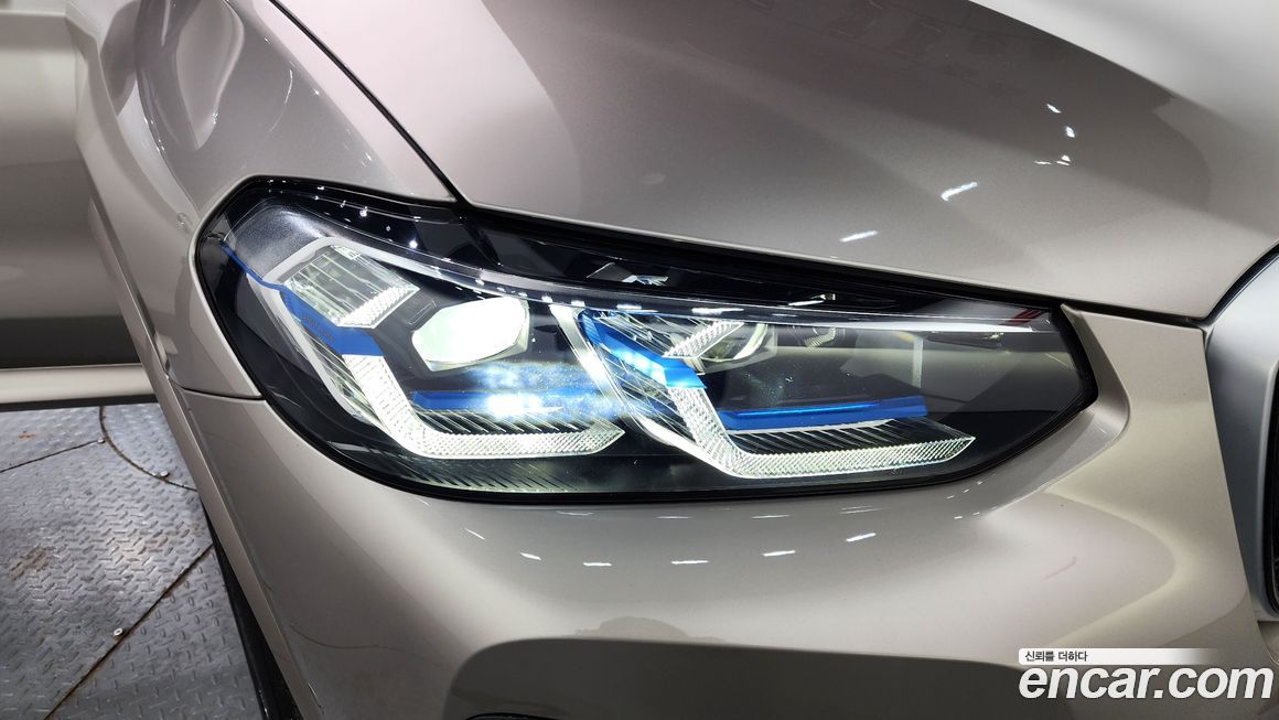 BMW iX3 2024