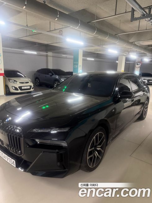 BMW 7-Series 2024