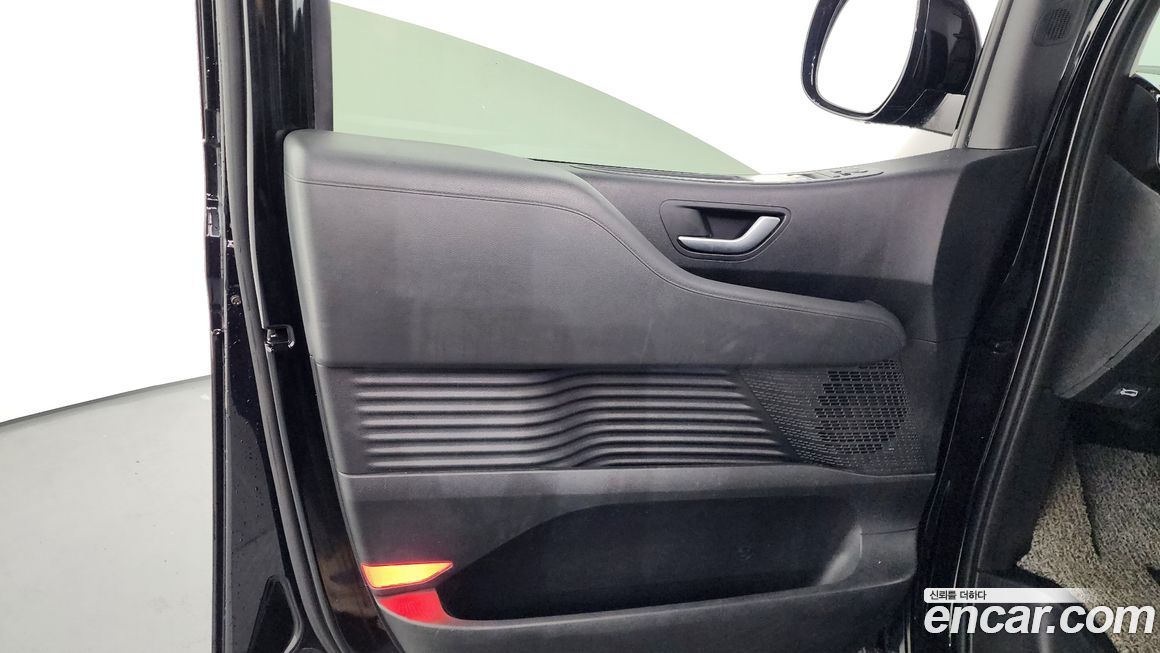 Hyundai Staria 2022