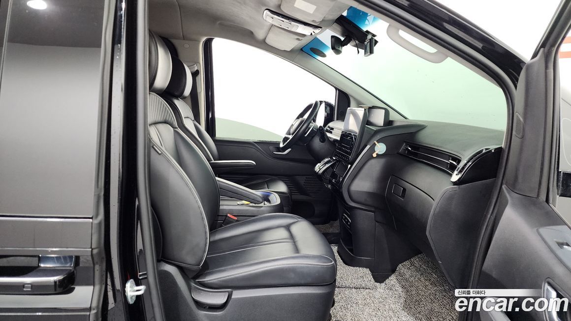 Hyundai Staria 2022