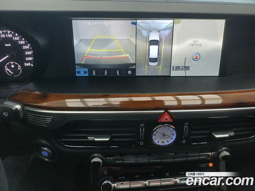 Genesis EQ900 2016