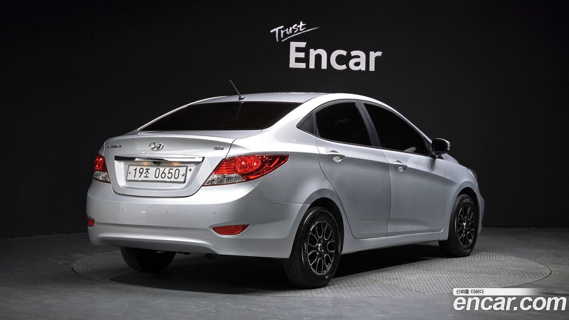 Hyundai Accent 2013