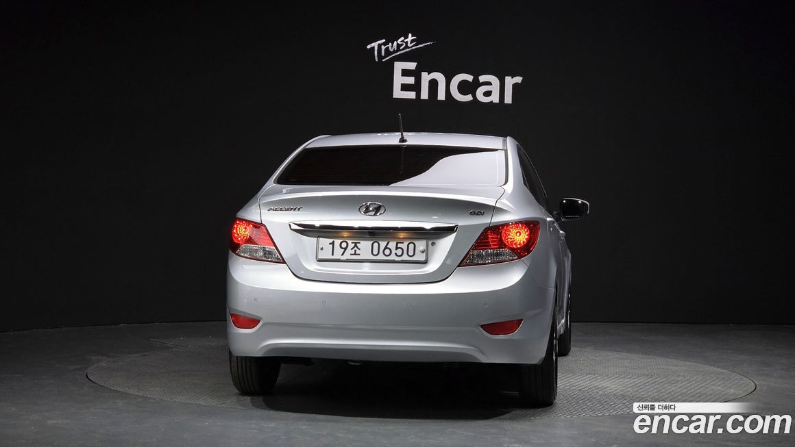 Hyundai Accent 2013
