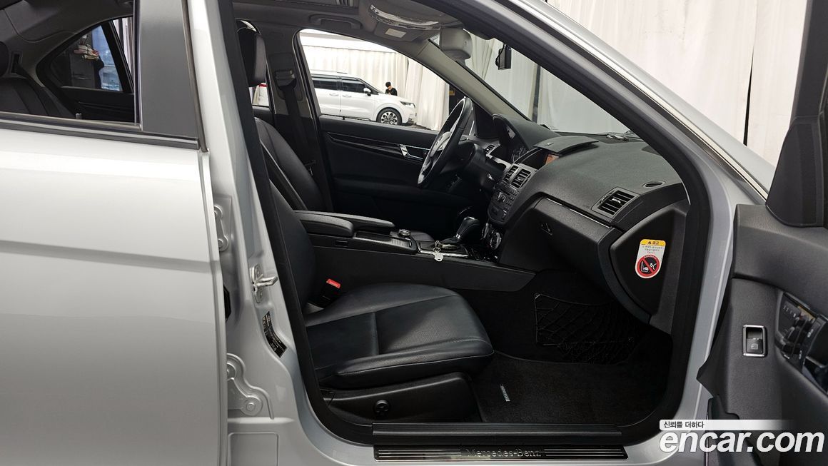 Mercedes-Benz C-Class 2010
