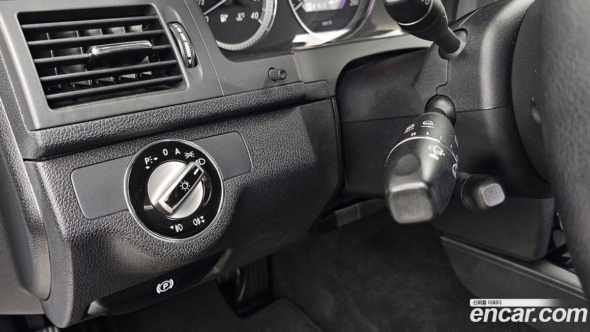 Mercedes-Benz C-Class 2010