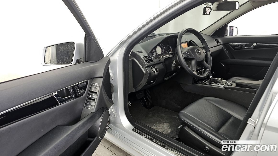 Mercedes-Benz C-Class 2010
