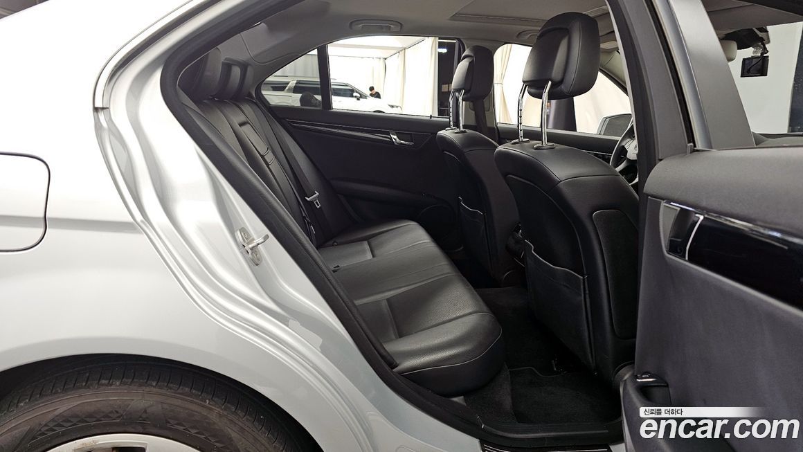 Mercedes-Benz C-Class 2010