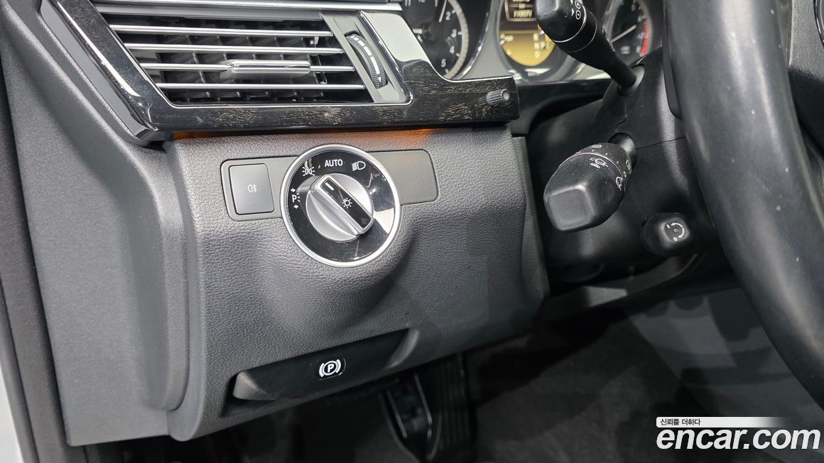 Mercedes-Benz E-Class 2012