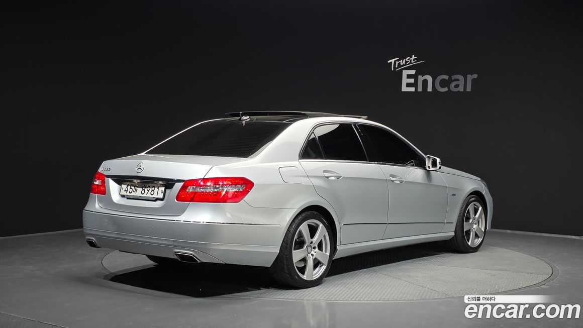 Mercedes-Benz E-Class 2012