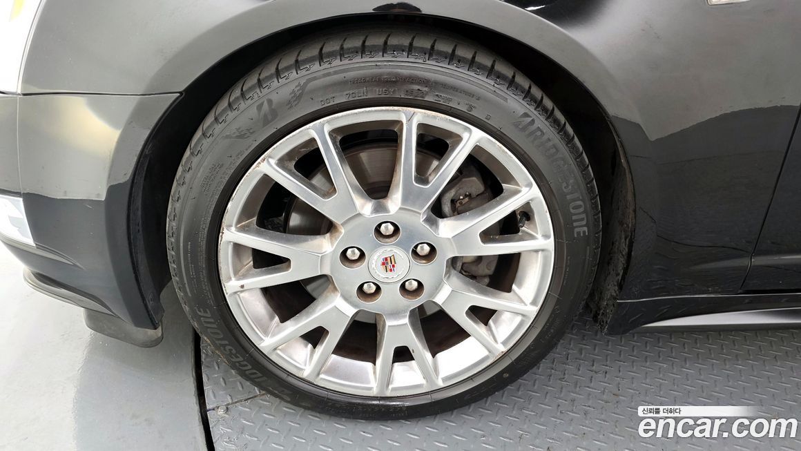 Cadillac CTS 2011