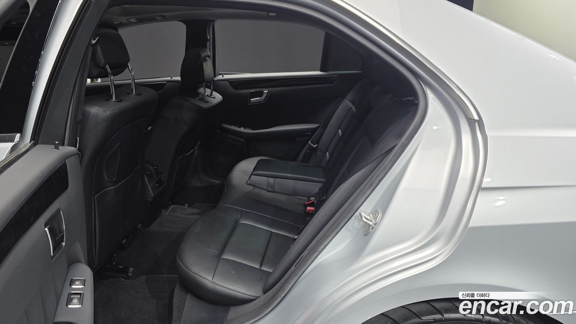 Mercedes-Benz E-Class 2012