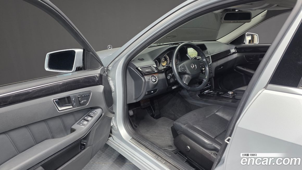Mercedes-Benz E-Class 2012