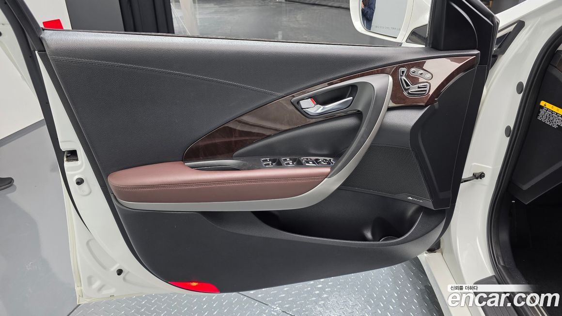 Hyundai Aslan 2015