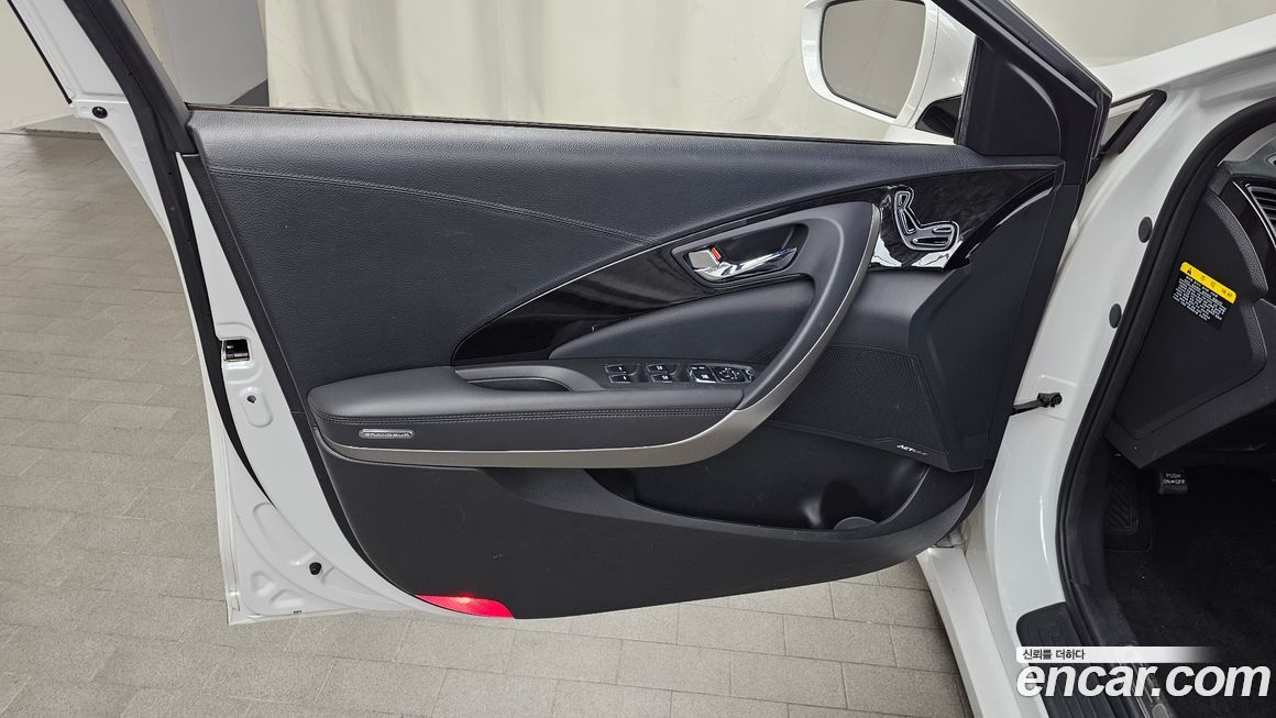 Hyundai Grandeur 2016